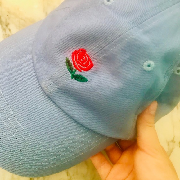 ✨4 urban outfitters unused graphic hats✨ - Picture 4 of 7